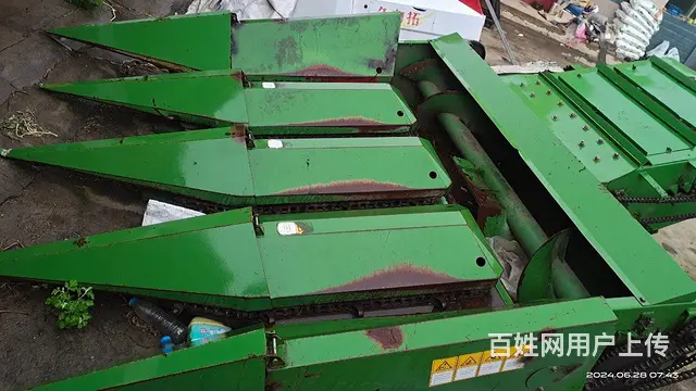 厚德玉米割台卖，沃得收割机卖，还有杂粮割台卖 - 图片 6