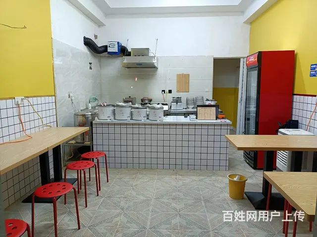 路口临街门面，有大停车场 - 图片 3