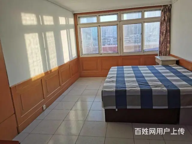 芝罘湾广场华茂小区附近三室一厅1200 - 图片 2