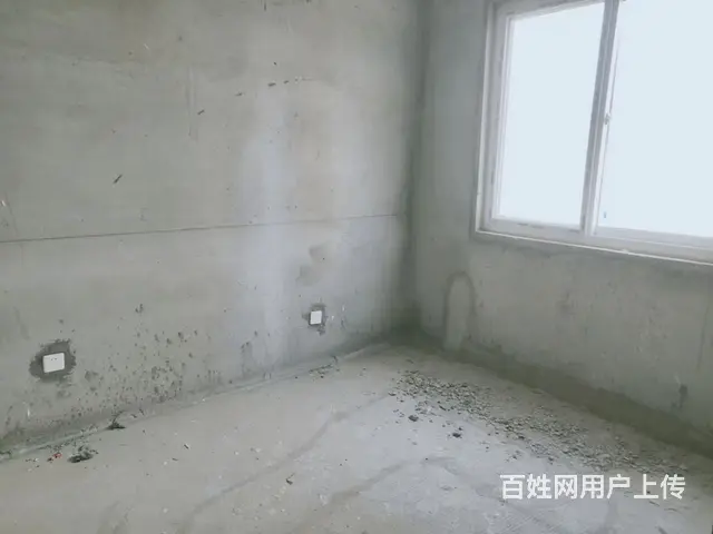 新房鹿楼政府后四楼共六层一室一厅有地下室 - 图片 1