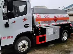 东风多利卡蓝牌加油车，市区小王子，源头厂家