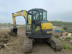 出售洋马80小挖掘机