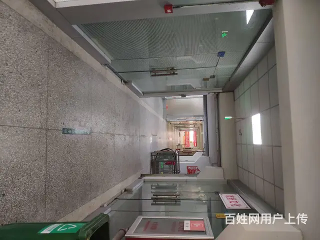 急租图书城二楼写字楼！50平可作书店教辅教材办公等，有货梯， - 图片 4