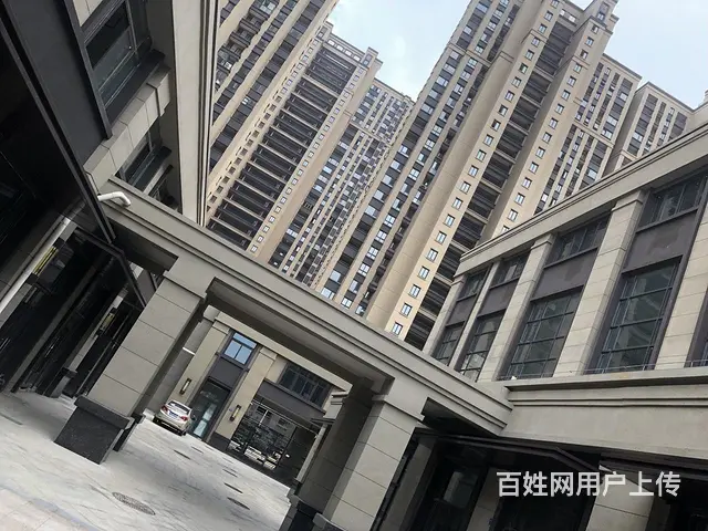 钟楼西林学校旁小区出入口菜场第一间双开门沿街底商特 - 图片 1
