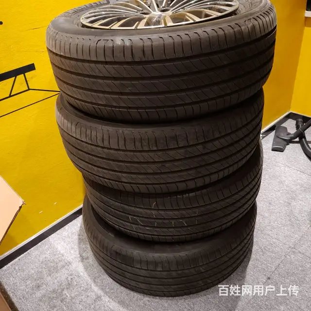 升级下来的腾势D9轮毂轮胎‌多辐式铝合金轮圈有4套 - 图片 5
