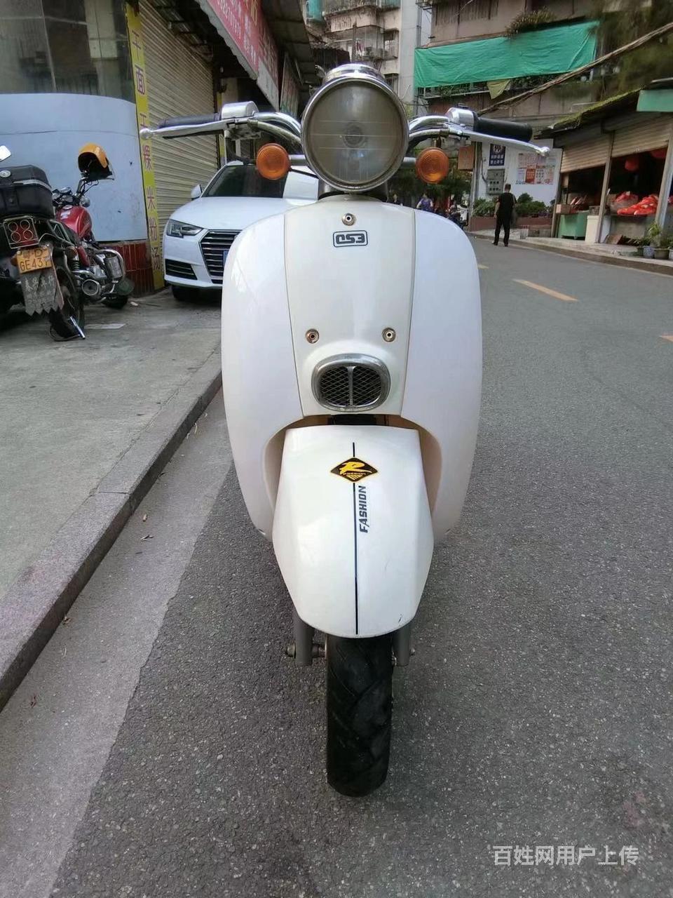 出售2018年白色新货到六代小绵羊,带合格证,跑跑