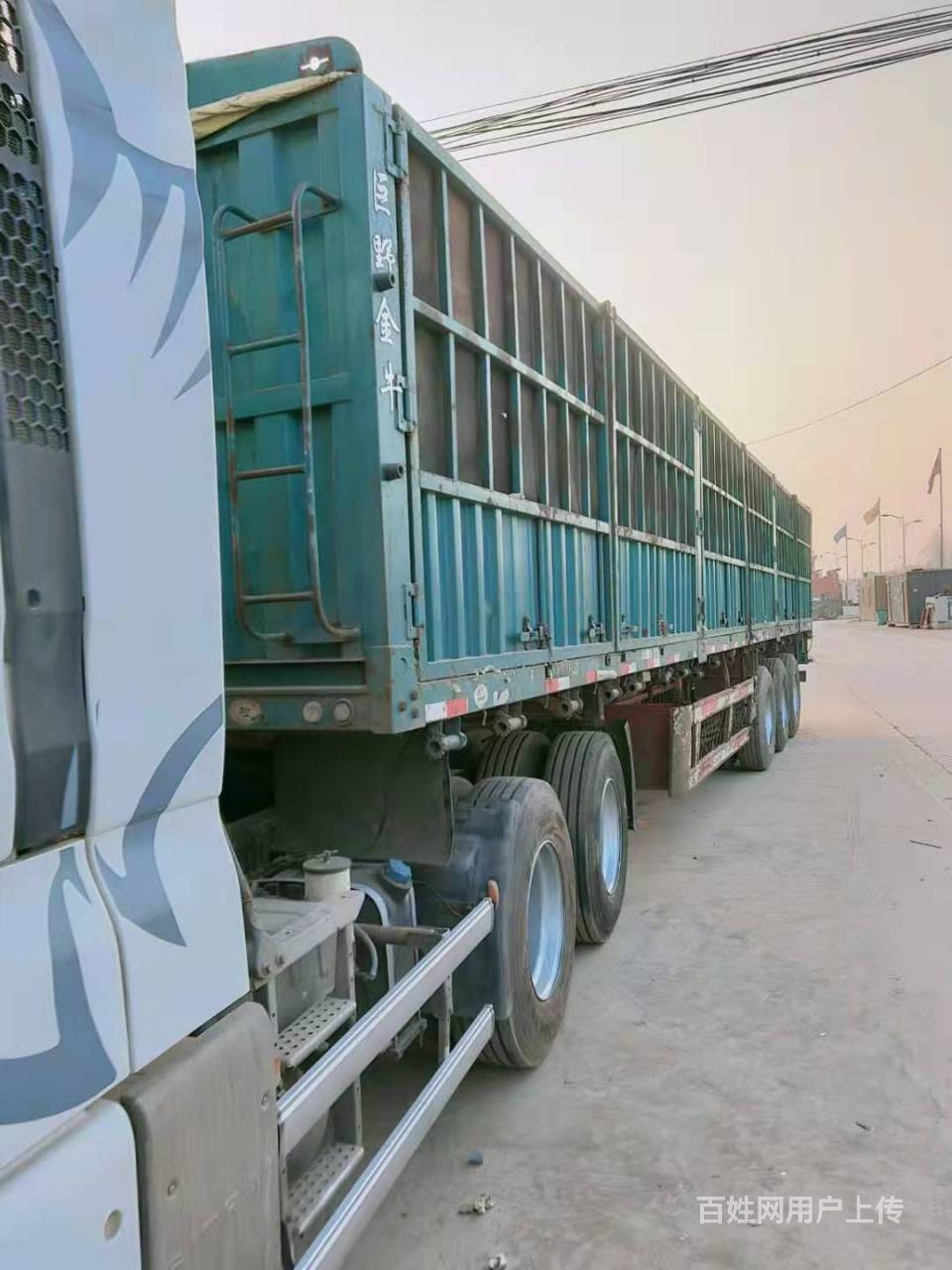 出售13米二手花篮半挂车 直板大对开门 箱底水平