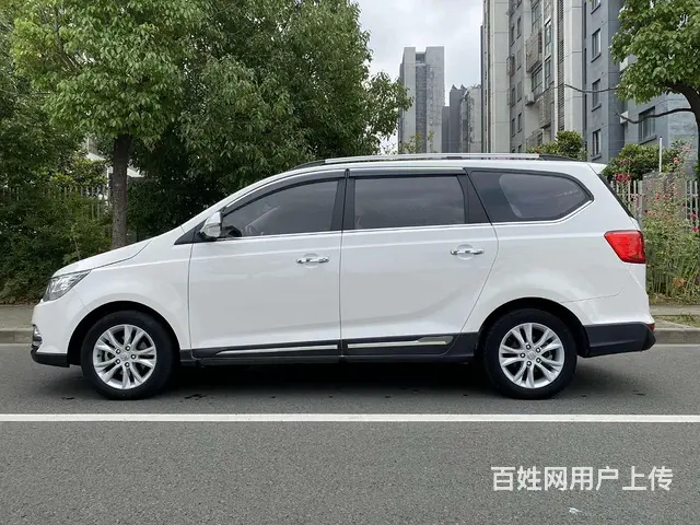 宝骏730 2017款 1.8 序列变速 豪华型7座 - 图片 3