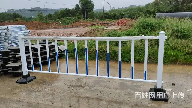定做热镀锌防护栏杆  市政道路护栏 - 图片 1