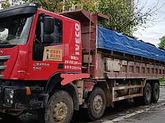 工程自卸车前四后八