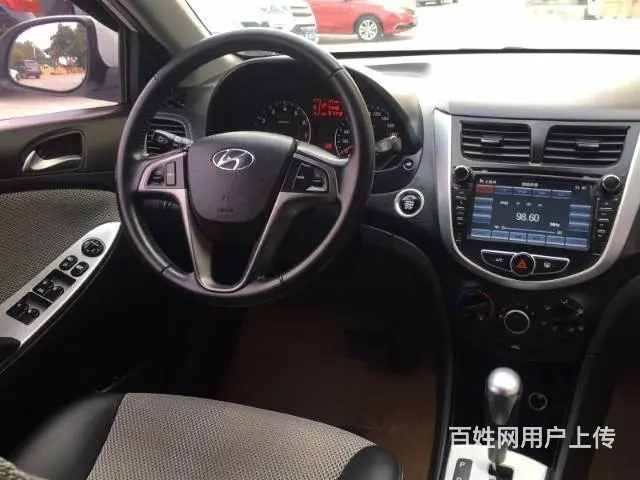 现代 瑞奕 2014款 1.4 自动 TOP 顶级 - 图片 3