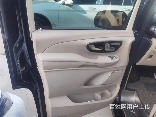 卖车奔驰V260L加长顶配 - 图片 4