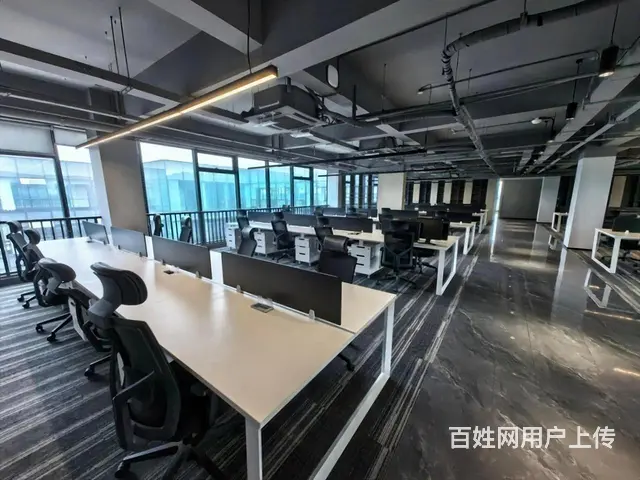 顶楼带6个露台 每个办公室都有露台 视野开阔带花园可随时看房 - 图片 4