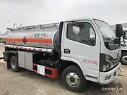 新款东风5吨小型罐式运油车 报价配置