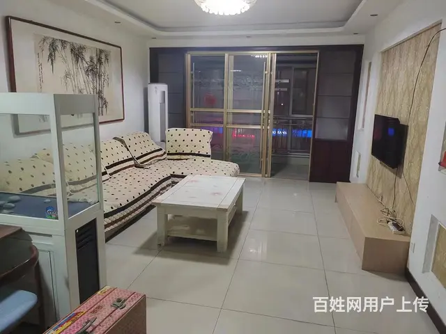 黄山鼎都138平三室 带车位车储藏室 年租2万 - 图片 1