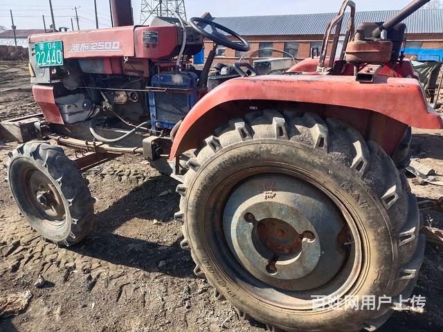 【搞定了！】便宜卖28马力四轮拖拉机 带拖车药罐 深松犁的图片