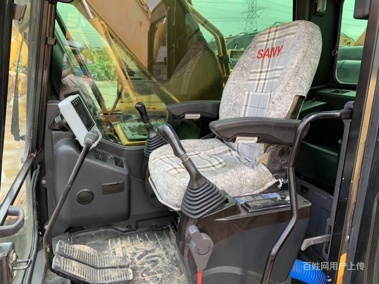 本地急转2019年三一215c二手挖掘机 价美包送