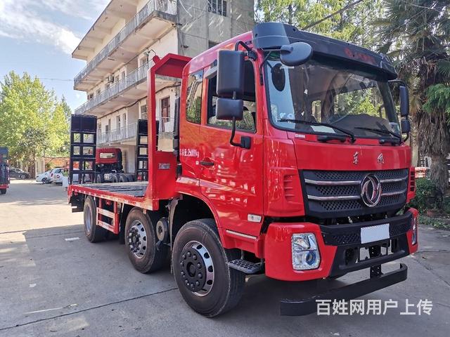 东风小三轴平板运输车 东风小三轴钩机拖车 厂家价格的图片