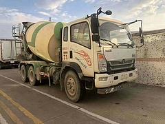 出售二手小型搅拌车 210马力 后八轮 大10方