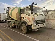 出售19年二手小型搅拌车 大10方 210马力