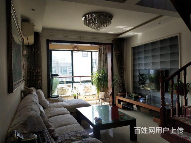 豪润公园天下 精装四室复式 带露台的图片