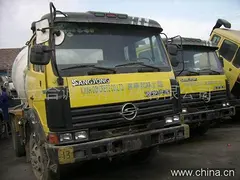 收购 日野700 500 五十铃UD 牵引拖头车