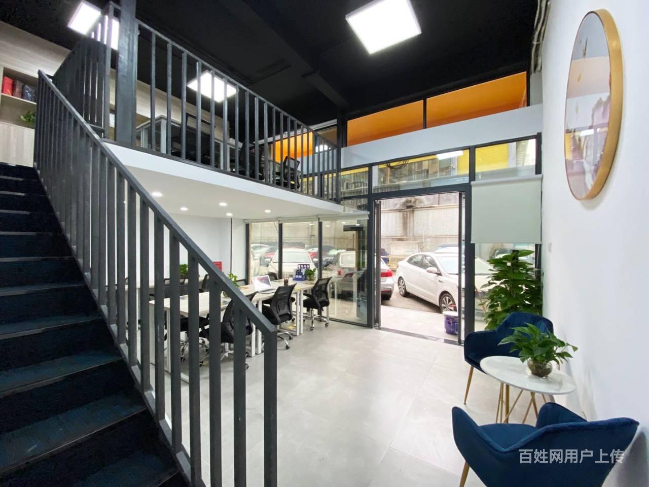 中海花湾对面 一楼门店商铺 复式格局租 门口可停车