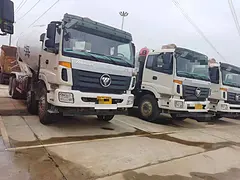 刚到一批欧曼前四后八水泥罐车375马力