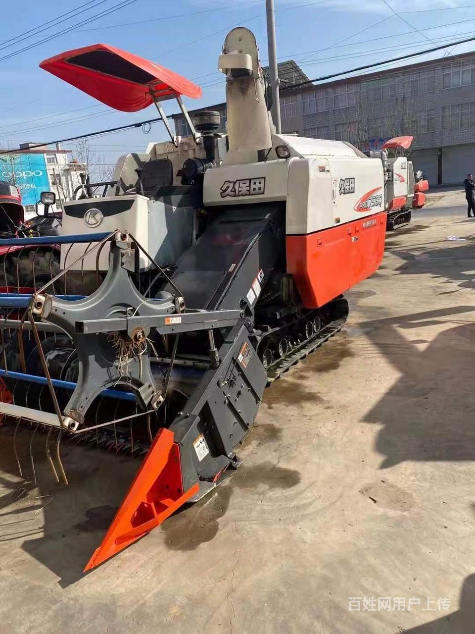 合作社转让多台久保田758收割机