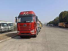 清仓处理库存车 解放前四后八荷载20吨铝合金油罐车