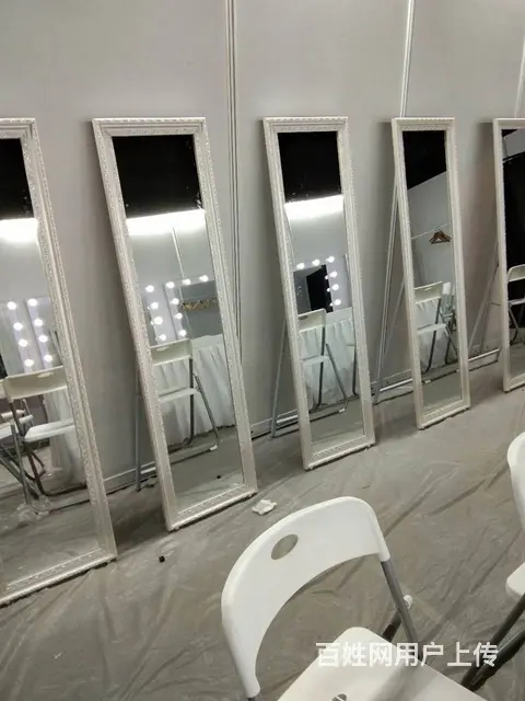广州小衣架出租，白色龙门架出租，黑色化妆镜出租 - 图片 1