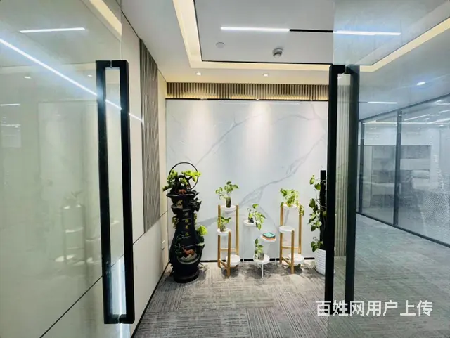 核心商圈里，地铁旁精装办公室出租，带家具3加1格局，可看视频 - 图片 7