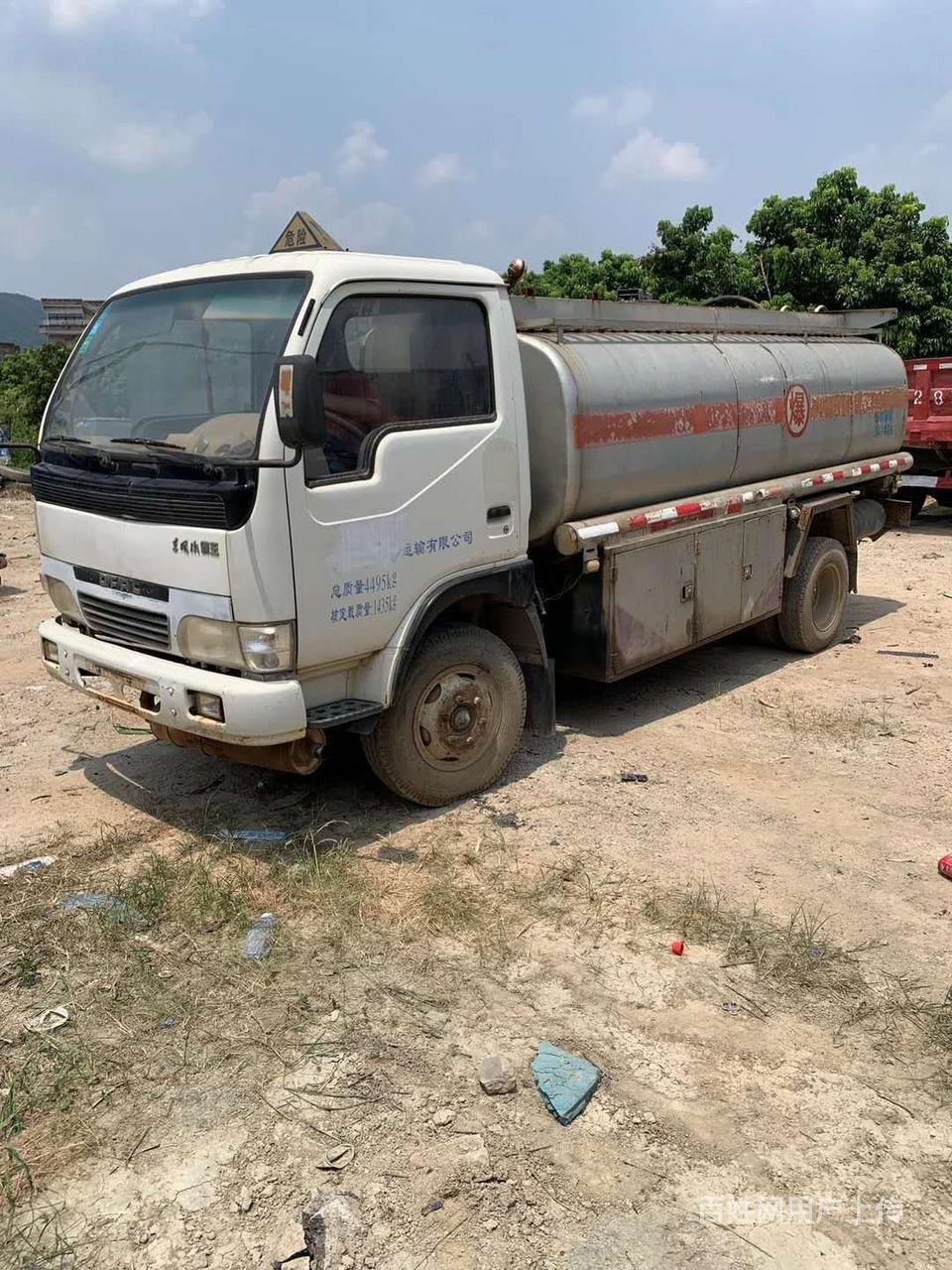 低价出售国三东风小霸王6方柴油油罐车(裸车)