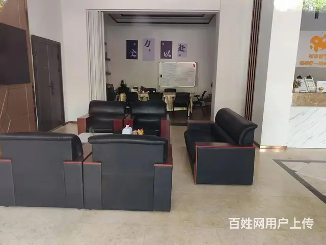 房东直租！城东路3间门面位于香格里拉花园大门对面！可分租！ - 图片 5