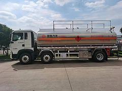 重汽豪沃单桥24方运油车 厂家直销