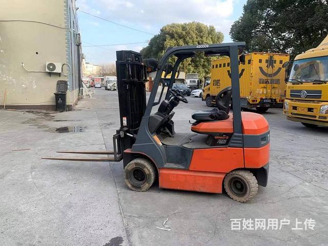 精品丰田电动叉车  2吨冷库食品专用二手叉车的图片