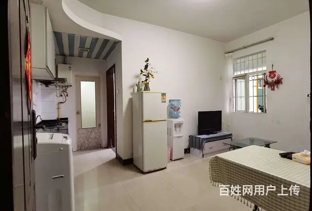 拱北关口都市广场电梯一房一厅出租，租价1900，近关口 - 图片 1
