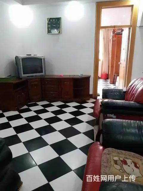 体育馆对面5号院2楼 普通住宅1厅 中等装修 - 图片 1