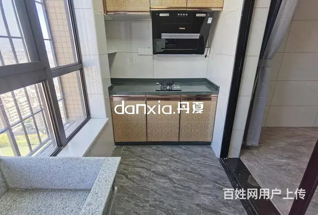 富雅国际 大单间出租 精装全配 包含沙发茶几电视书桌等配套 - 图片 5