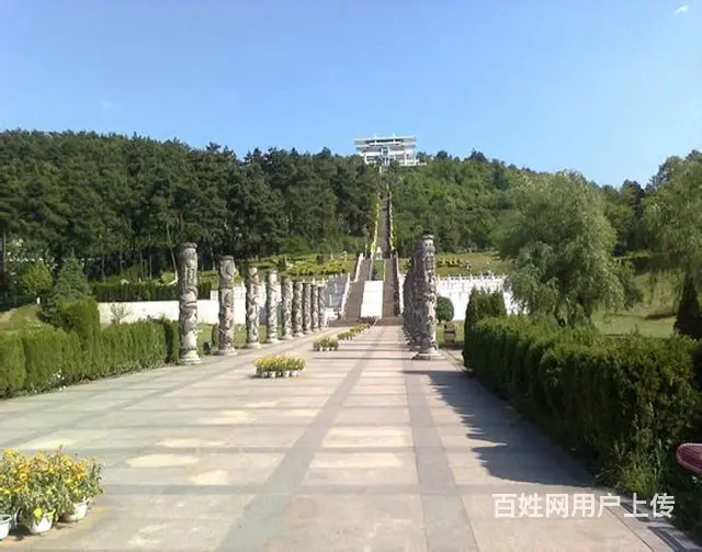 乌鲁木齐米泉市北郊公墓,土葬、火葬用地均有 - 图片 3