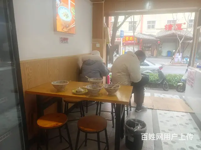 6326（爆铺网）小区门口临街好位置小吃店诚心转让 - 图片 1