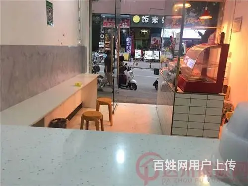 （达州铺源网）宣汉新宣中后大门20㎡小吃店转让 - 图片 1