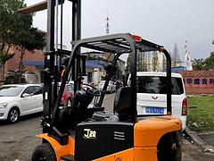 二手小型电动叉车，车间静音环保电动叉车，2吨电动叉