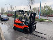 丰田1.8吨四轮电动叉车 三节门架仓库堆高4米二手叉车