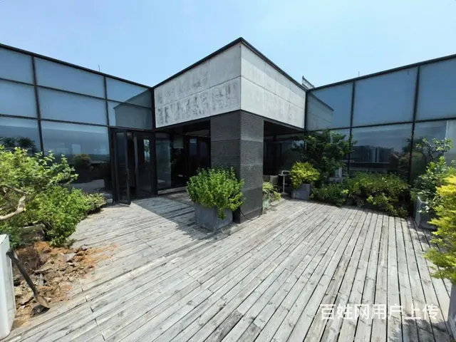 顶楼带6个露台 每个办公室都有露台 视野开阔带花园可随时看房 - 图片 8