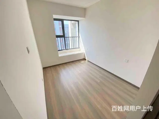 绿地德迈，楼间距大视野好，南向厅双南卧，刚需 车房 - 图片 1