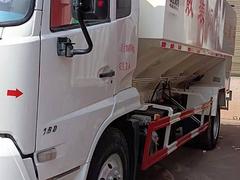 便宜出售17年散装饲料运输车，车况原版
