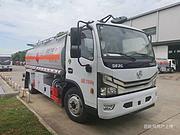东风多利卡中小型8吨加油车 年初大降价