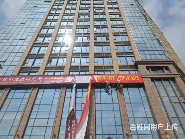 花都区商场绘布高空安装花都区专业广告牌清洗公司 - 图片