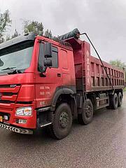 个人车18年重汽豪沃。大箱8米2。原版原漆。